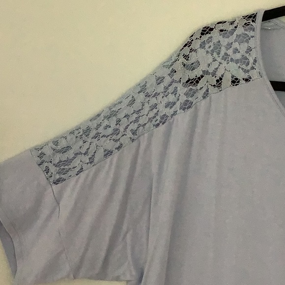 Chico’s Lorrine lace insert high-lowt-shirt - blue - size 2 (L). - Picture 4 of 11